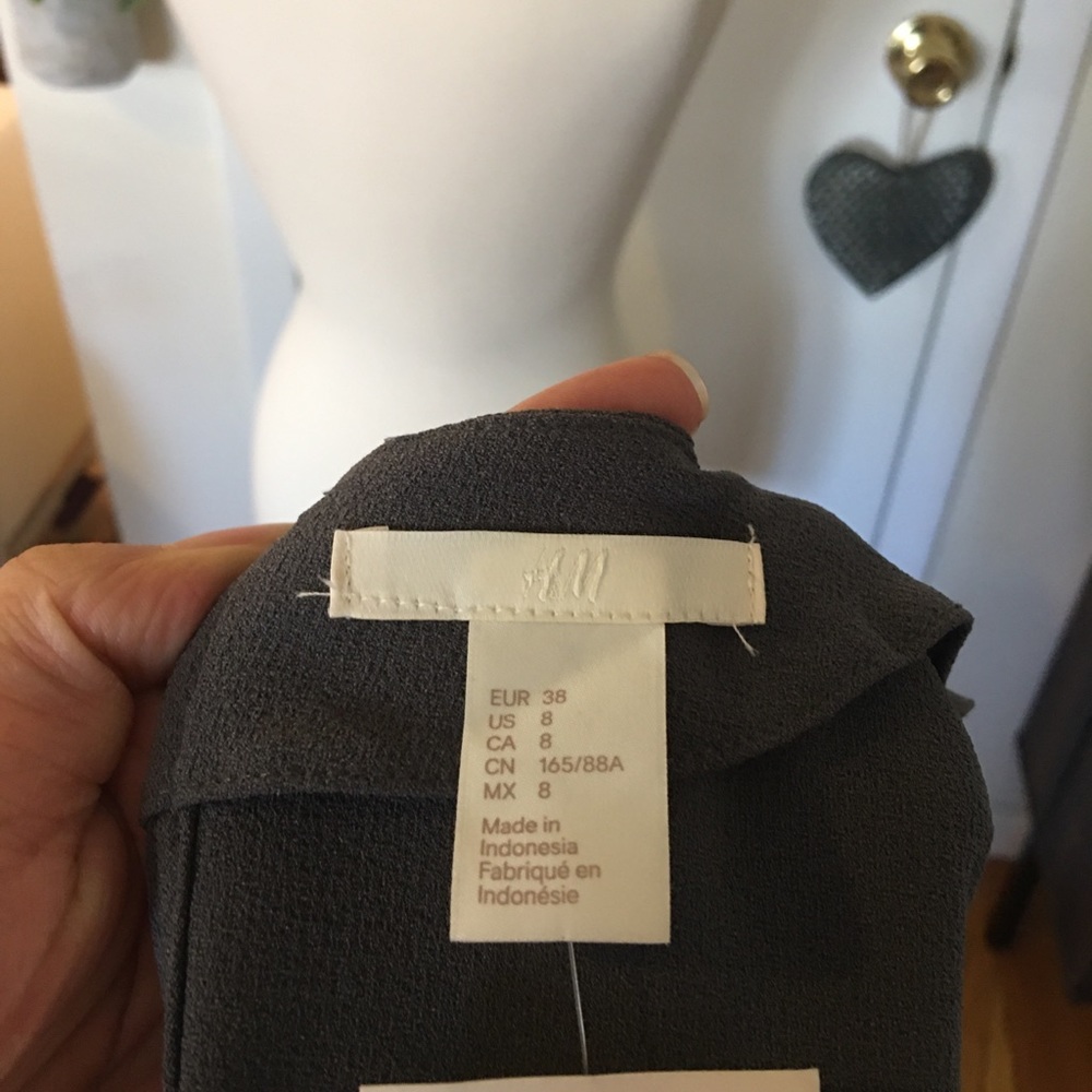 ‼️SOLD‼️H&M Grey Dress - Picture 9 of 11